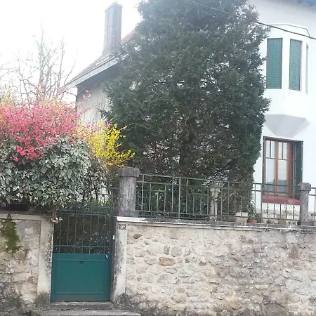 Belle Dans Maison Atypique *
